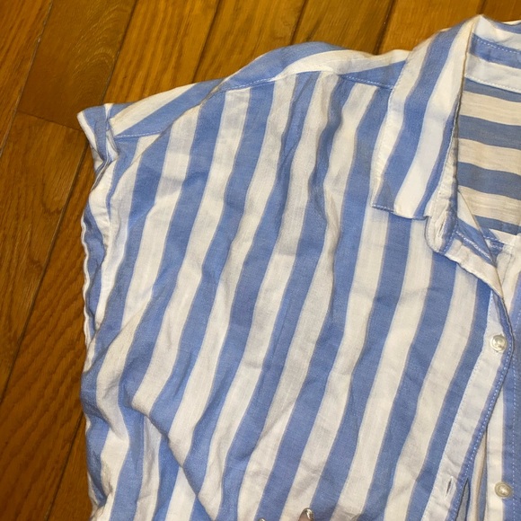 Shirt 💙 - Picture 5 of 6